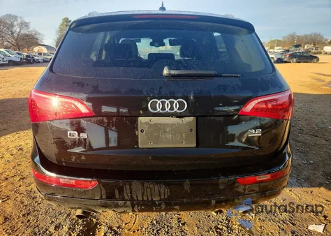 2010 Audi Q5 Premium Plus z USA, uszkodzony, nr VIN WA1LKAFP0AA093626